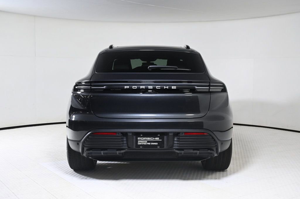 Certified 2025 Porsche Macan Electric RWD image 6