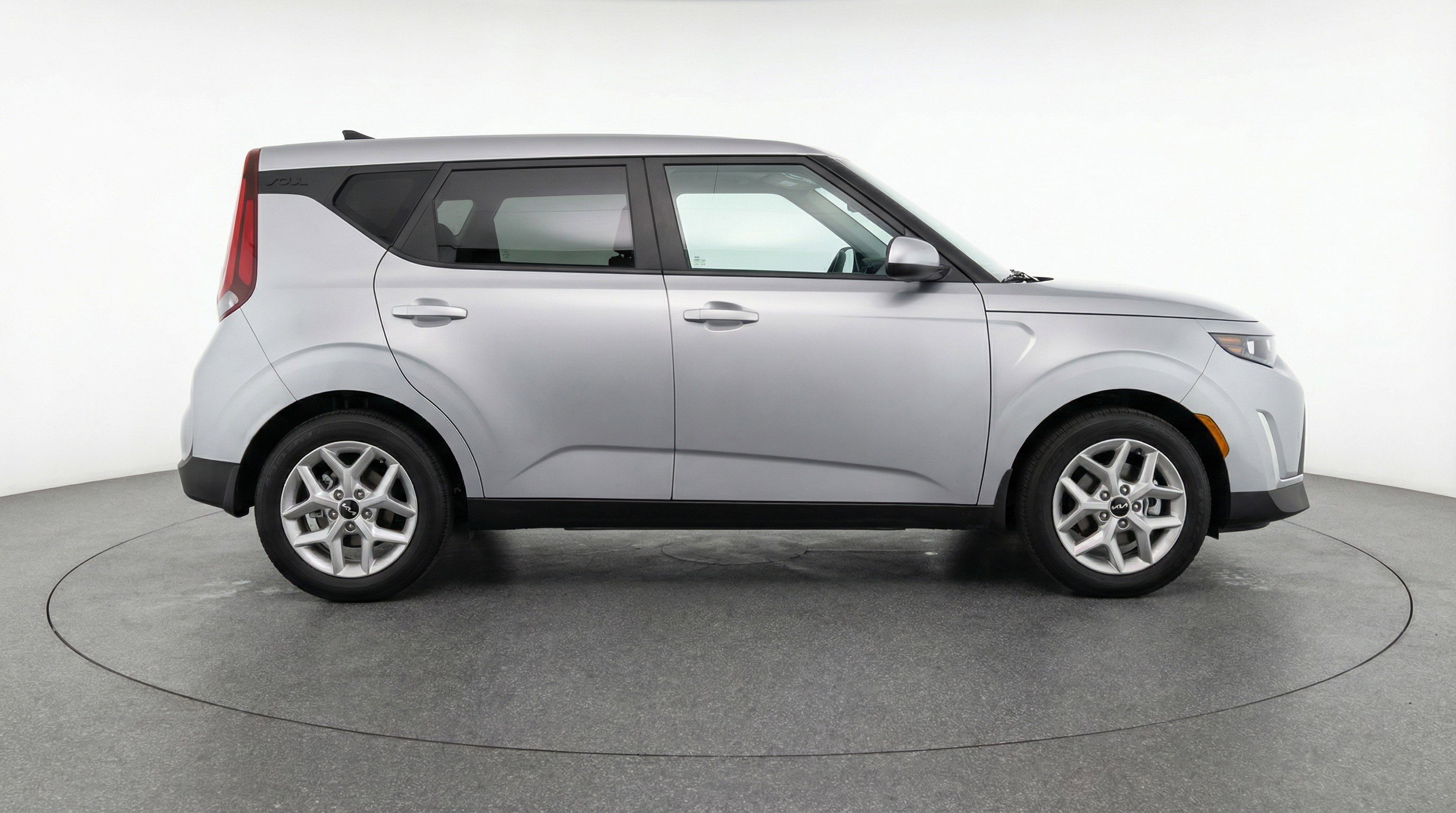 Used 2025 Kia Soul LX w/ LX Technology Package image 11