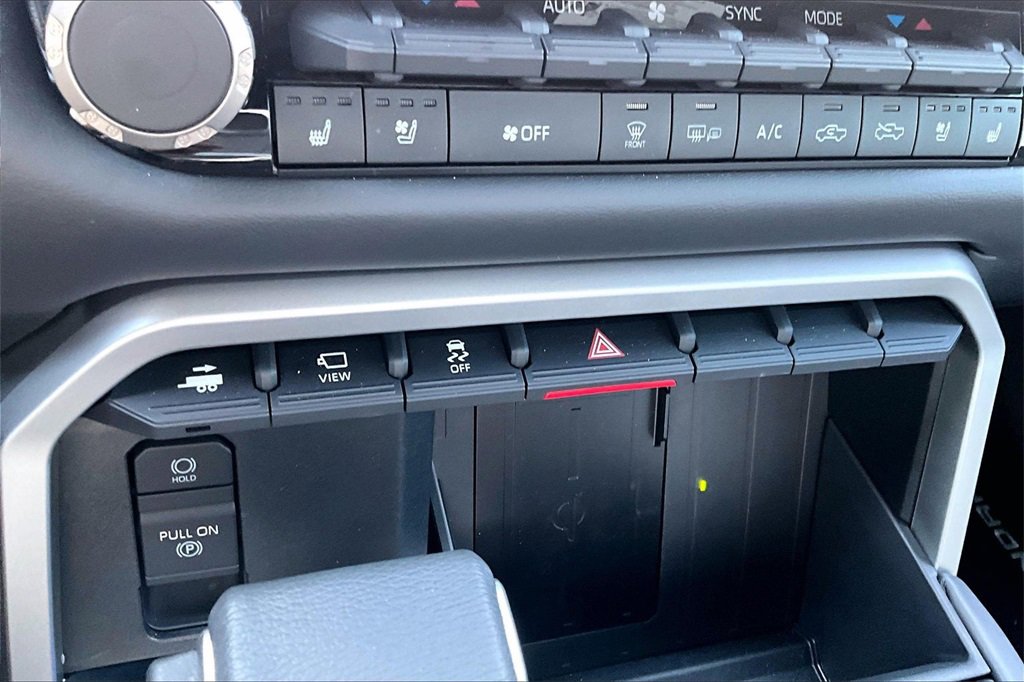 Used 2024 Toyota Tundra Platinum image 24