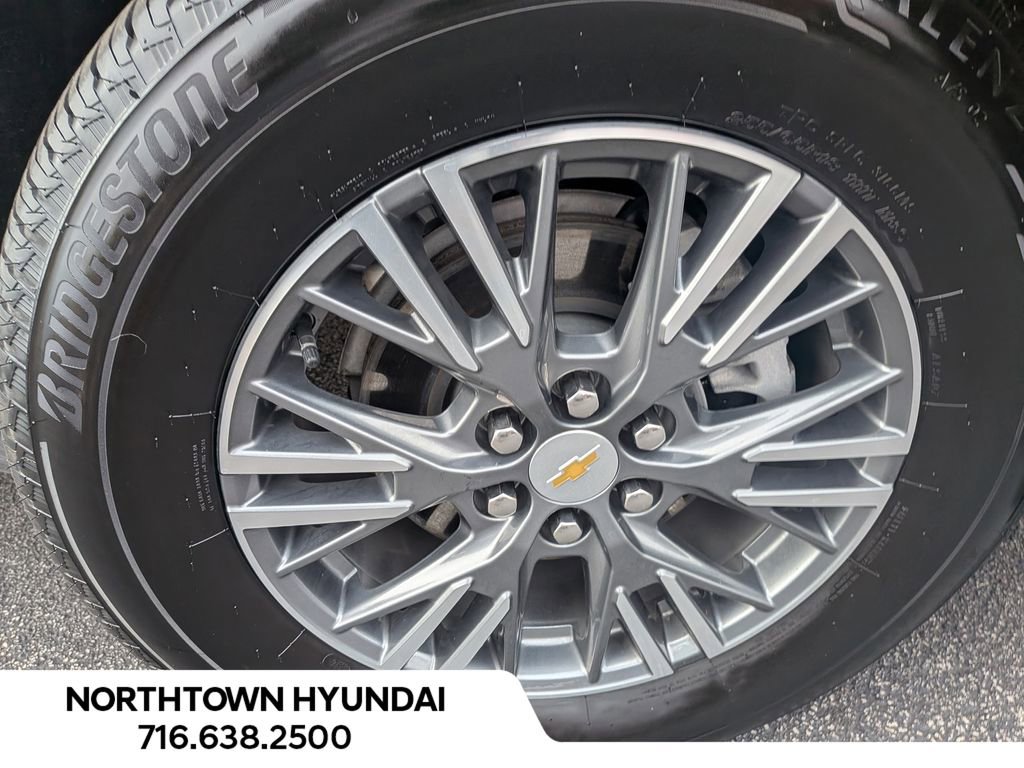 Used 2025 Chevrolet Traverse LT image 46