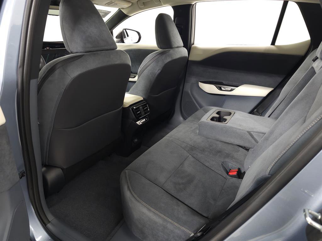 Used 2024 Lexus RZ 300e Premium image 34