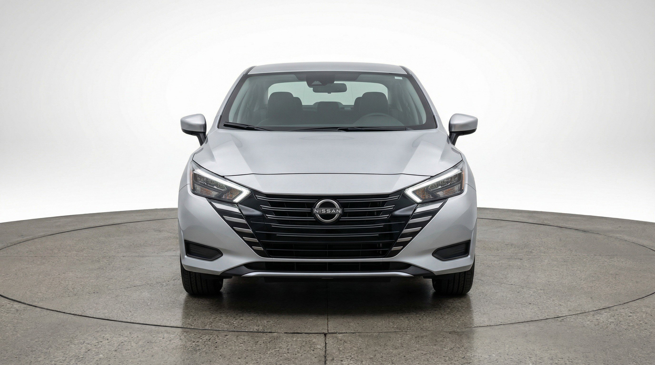 Used 2025 Nissan Versa SV image 2