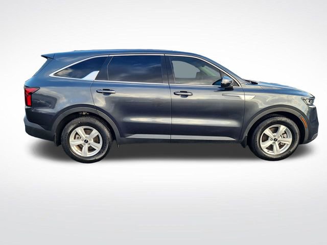 Used 2023 Kia Sorento LX image 6