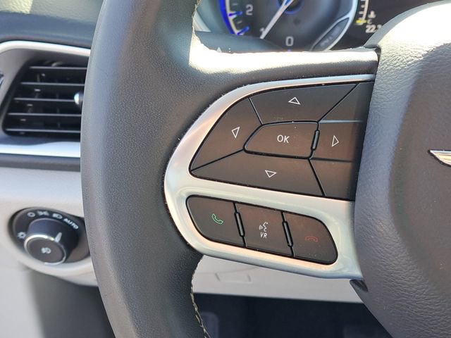 Used 2024 Chrysler Pacifica Touring-L image 11