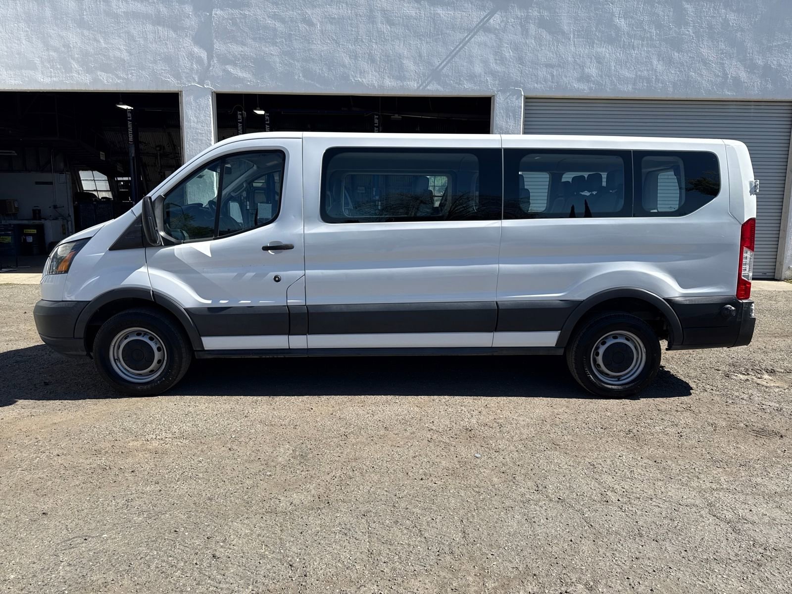 Used 2018 Ford Transit 350 XL image 2