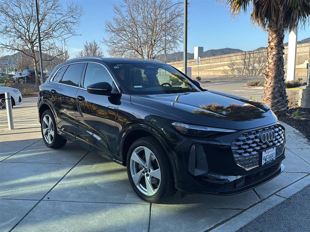 Certified 2025 Audi Q5 Premium Plus w/ Premium Plus image 4