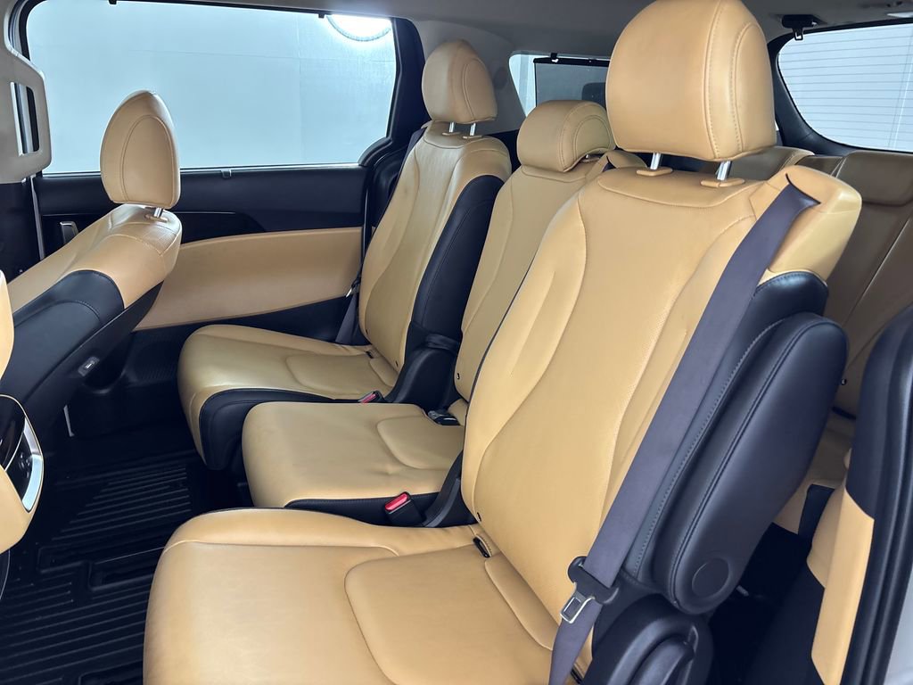 Certified 2024 Kia Carnival EX image 29