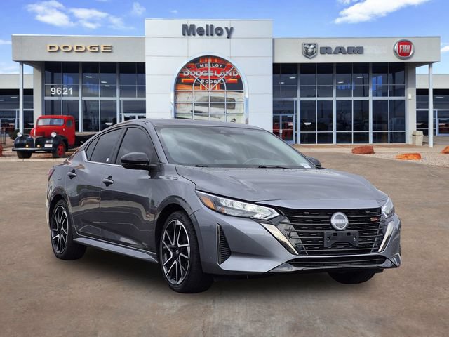 Used 2025 Nissan Sentra SR FWD image 3