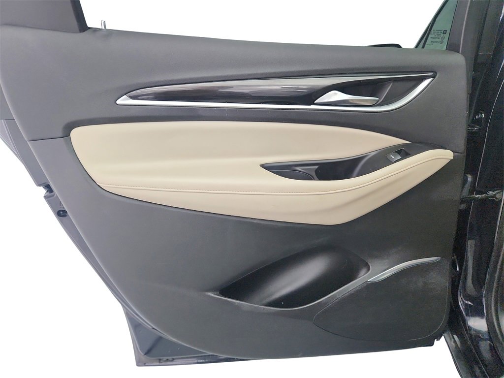 Used 2020 Buick Enclave Essence image 24