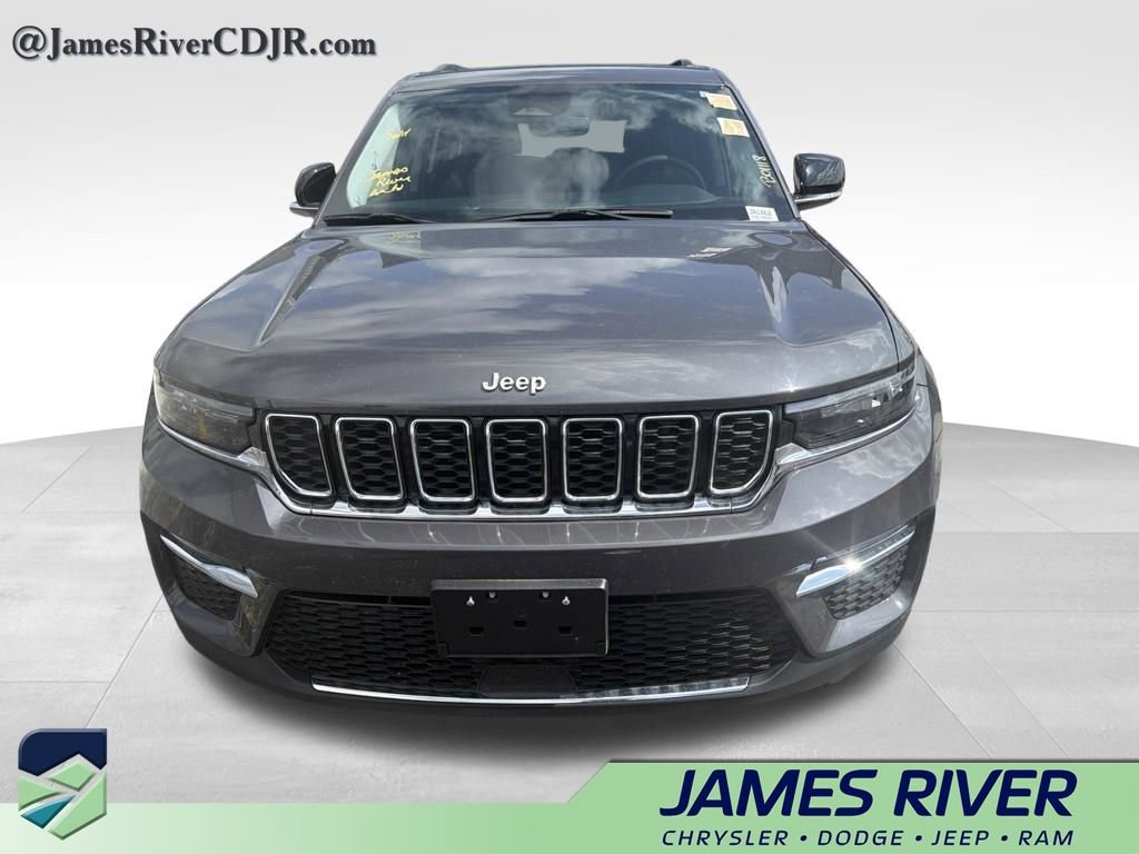 Used 2024 Jeep Grand Cherokee Limited AWD/4WD image 3