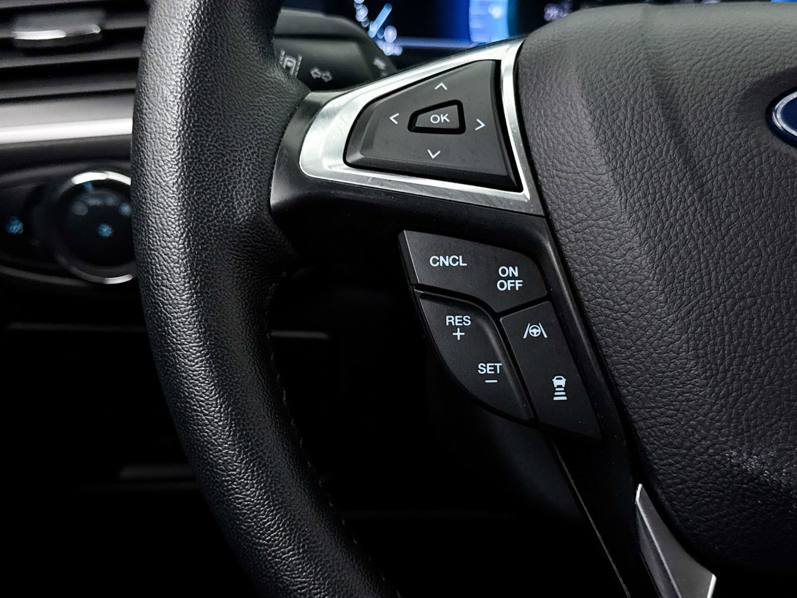 Used 2024 Ford Edge SEL AWD/4WD image 32