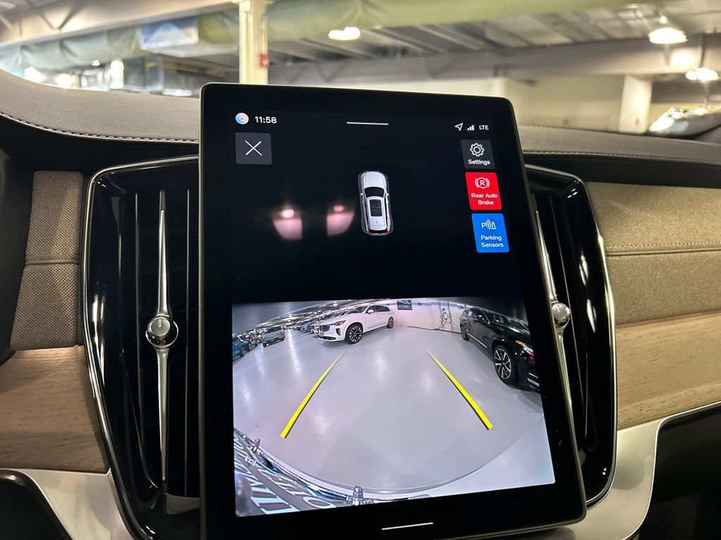 Used 2026 Volvo XC90 B6 Core w/ Protection Package image 17