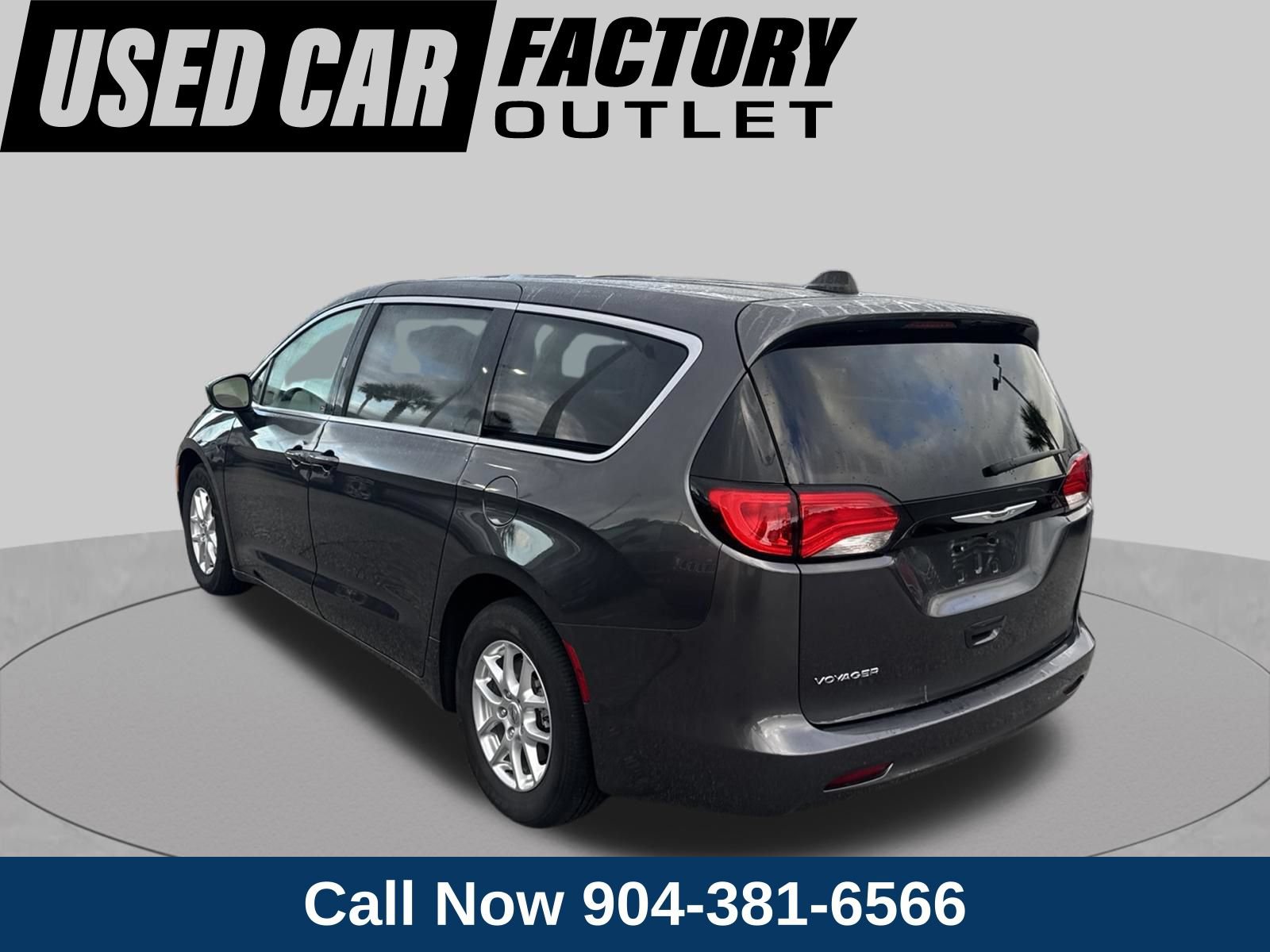 Used 2022 Chrysler Voyager LX FWD image 4