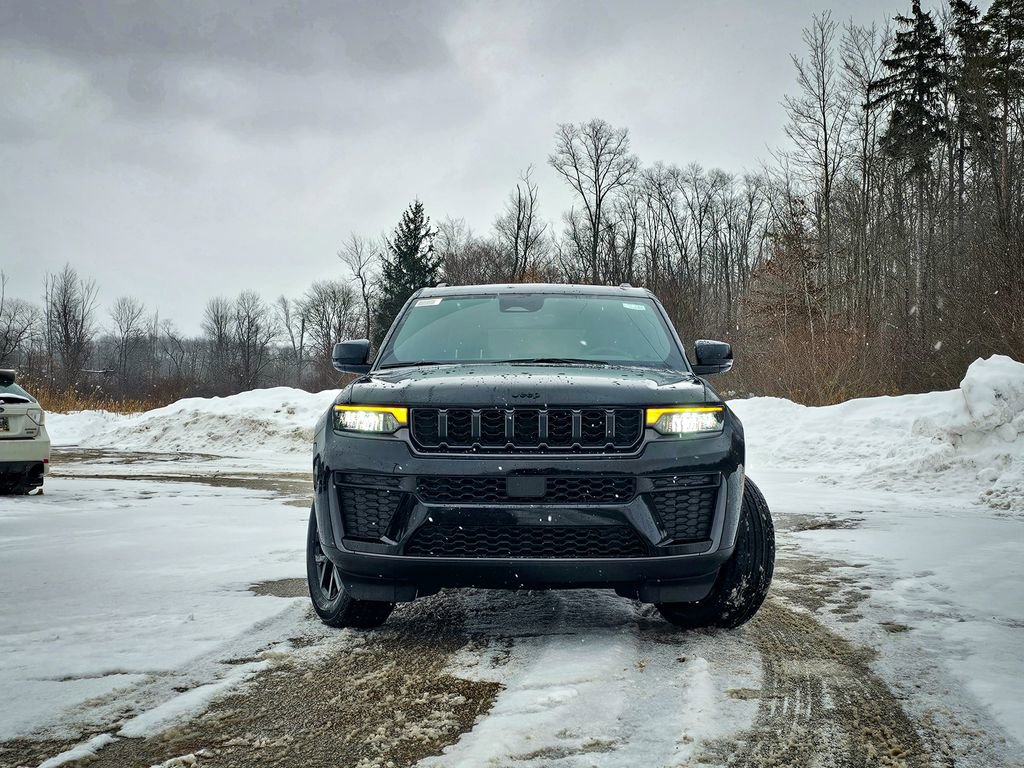 New 2026 Jeep Grand Cherokee Laredo image 8