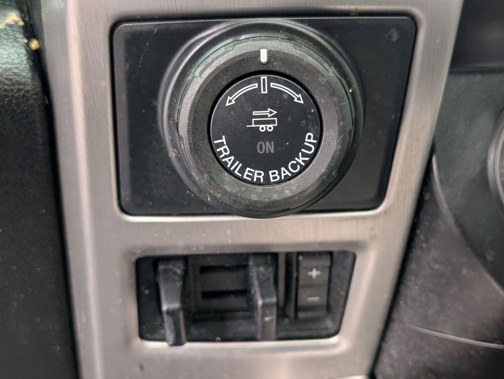 Used 2019 Ford F150 Platinum w/ Equipment Group 701A Luxury image 39