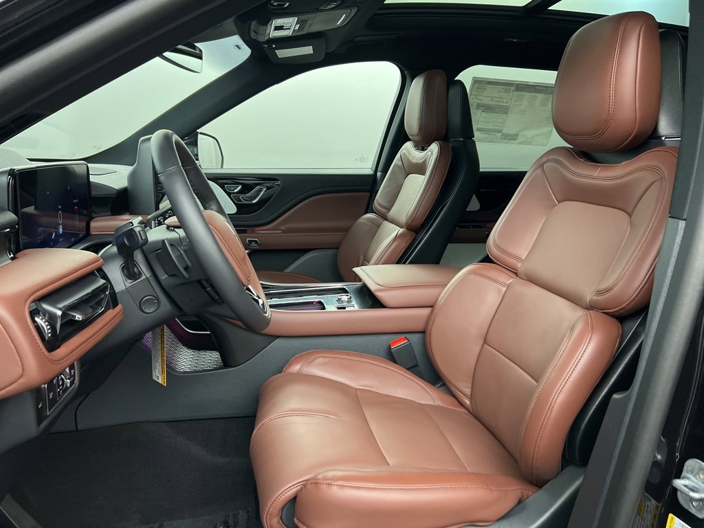 Used 2025 Lincoln Aviator Reserve w/ Equipment Group 201A image 30