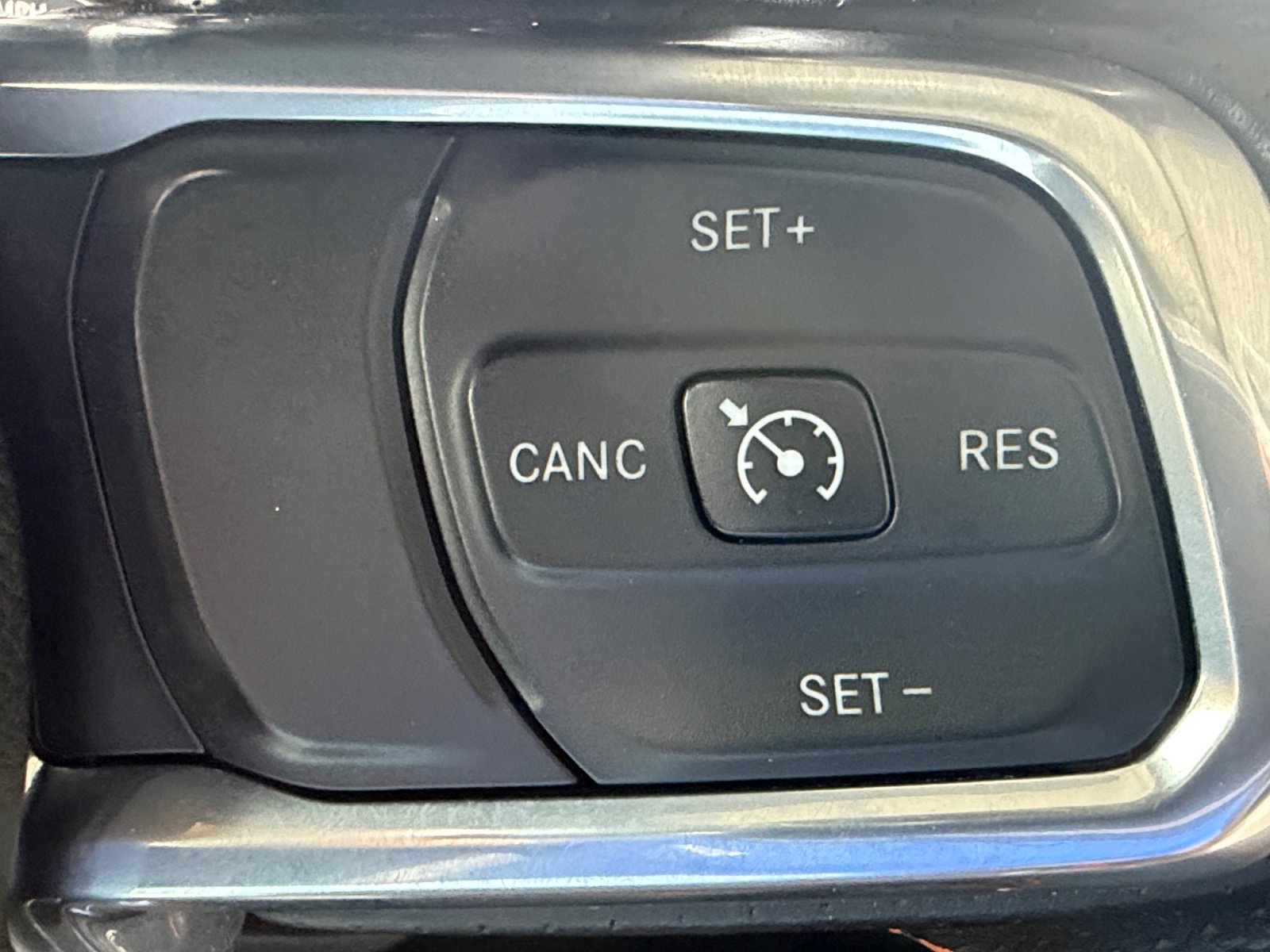 Used 2021 Jeep Gladiator Mojave AWD/4WD image 33