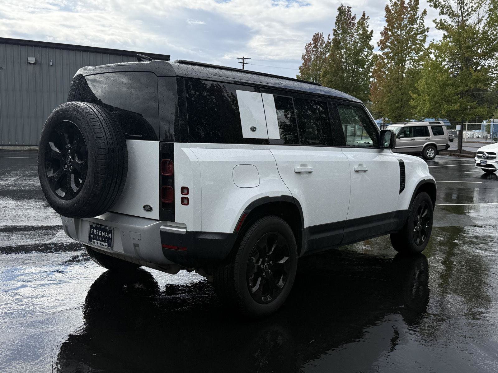 Used 2020 Land Rover Defender 110 HSE AWD/4WD image 8