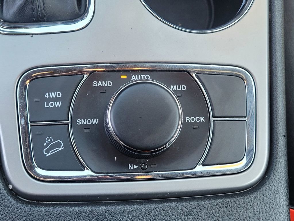 Used 2022 Jeep Grand Cherokee Laredo X image 24