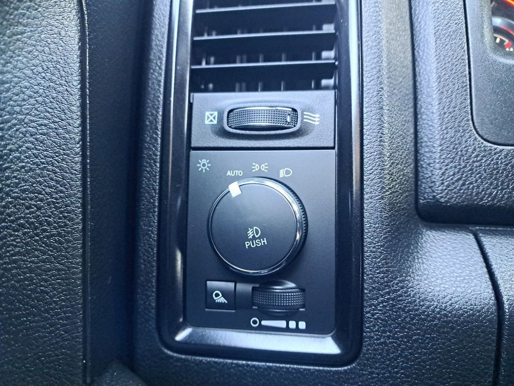 Used 2023 RAM 1500 Express image 25