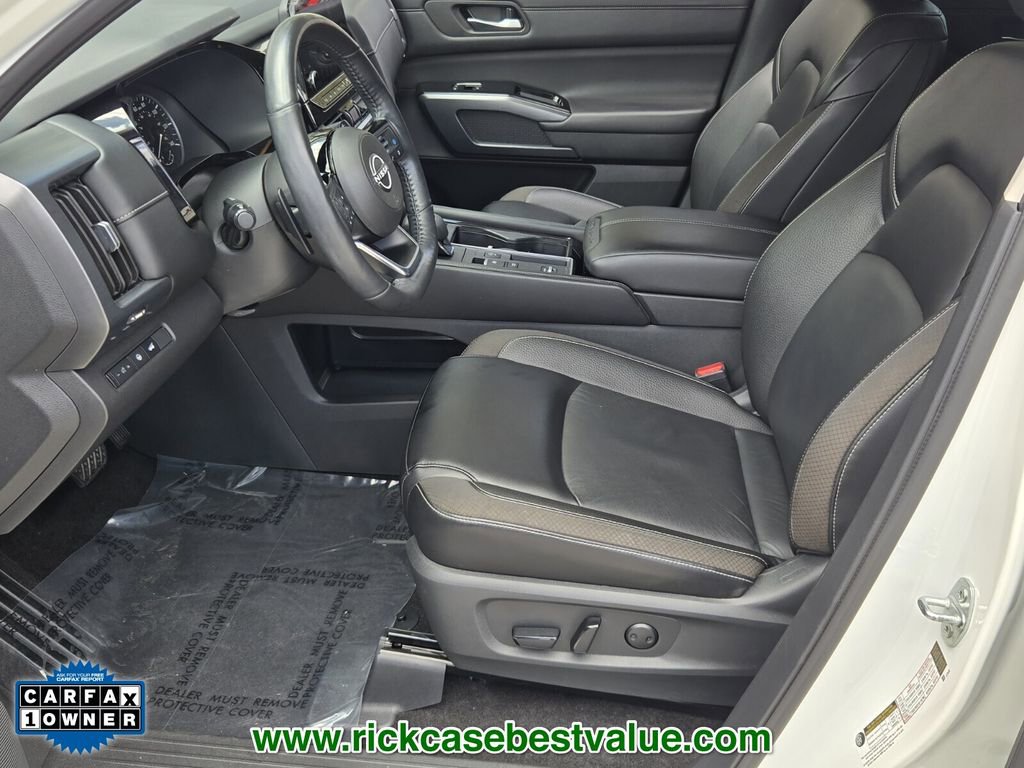 Used 2024 Nissan Pathfinder SL w/ Cargo Package FWD image 11