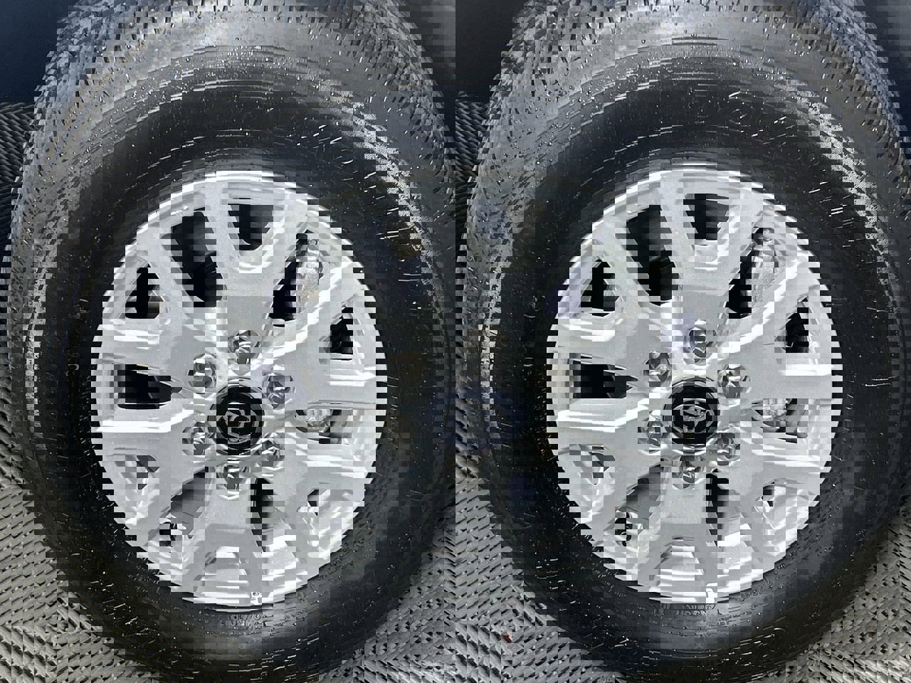 Used 2025 Toyota Tacoma SR5 image 9