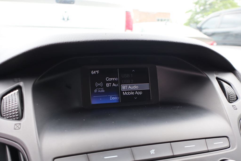 Used 2018 Ford Focus SE FWD image 16