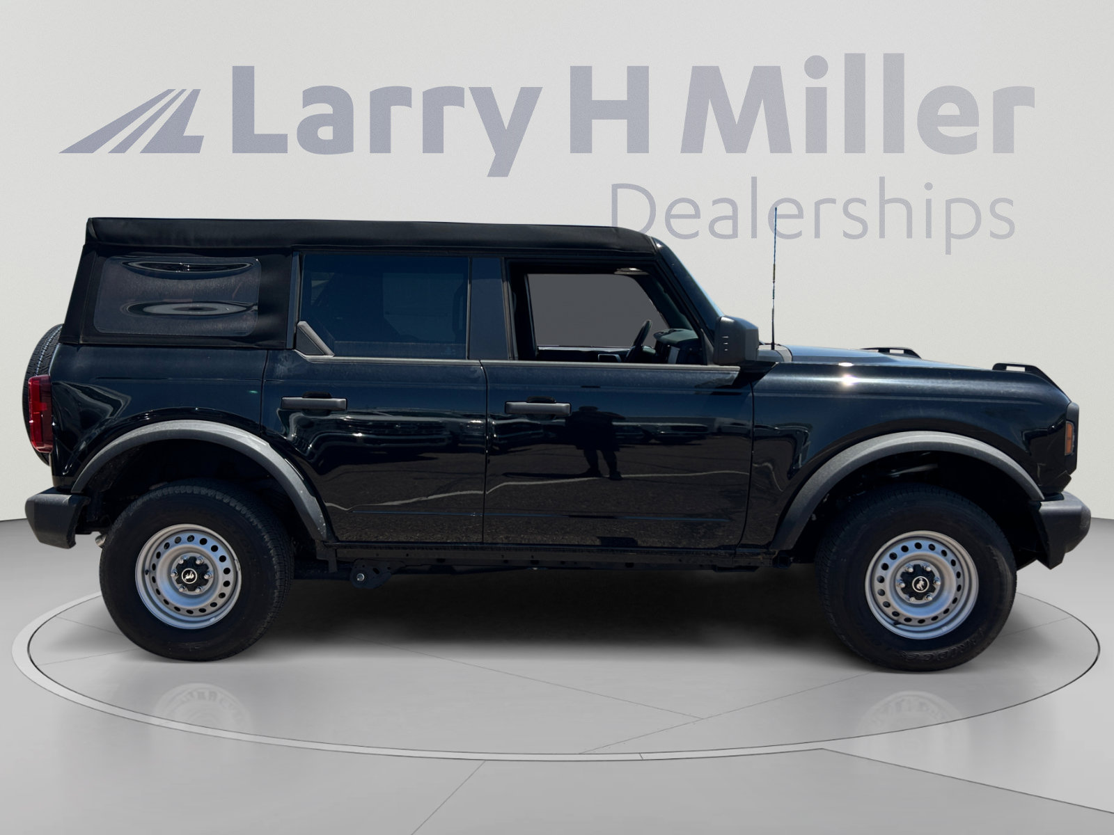 New 2025 Ford Bronco 4-Door AWD/4WD image 6