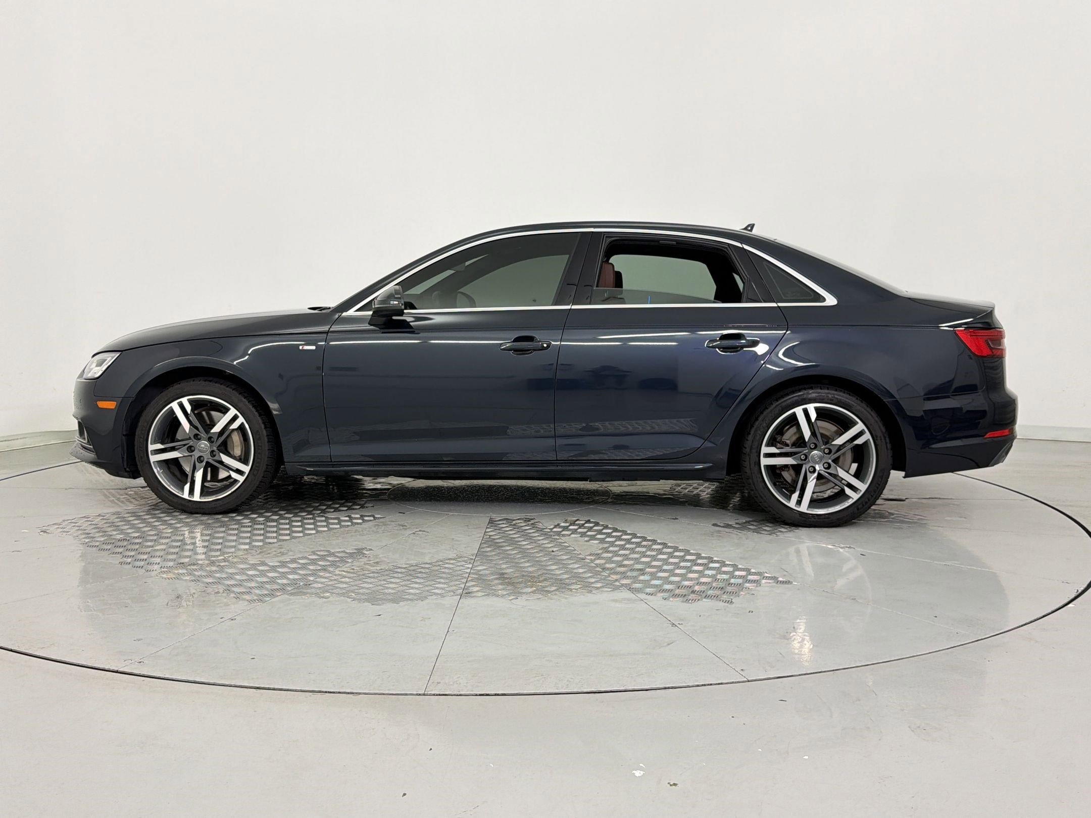 Used 2017 Audi A4 2.0T Prestige w/ Prestige Package AWD/4WD image 2