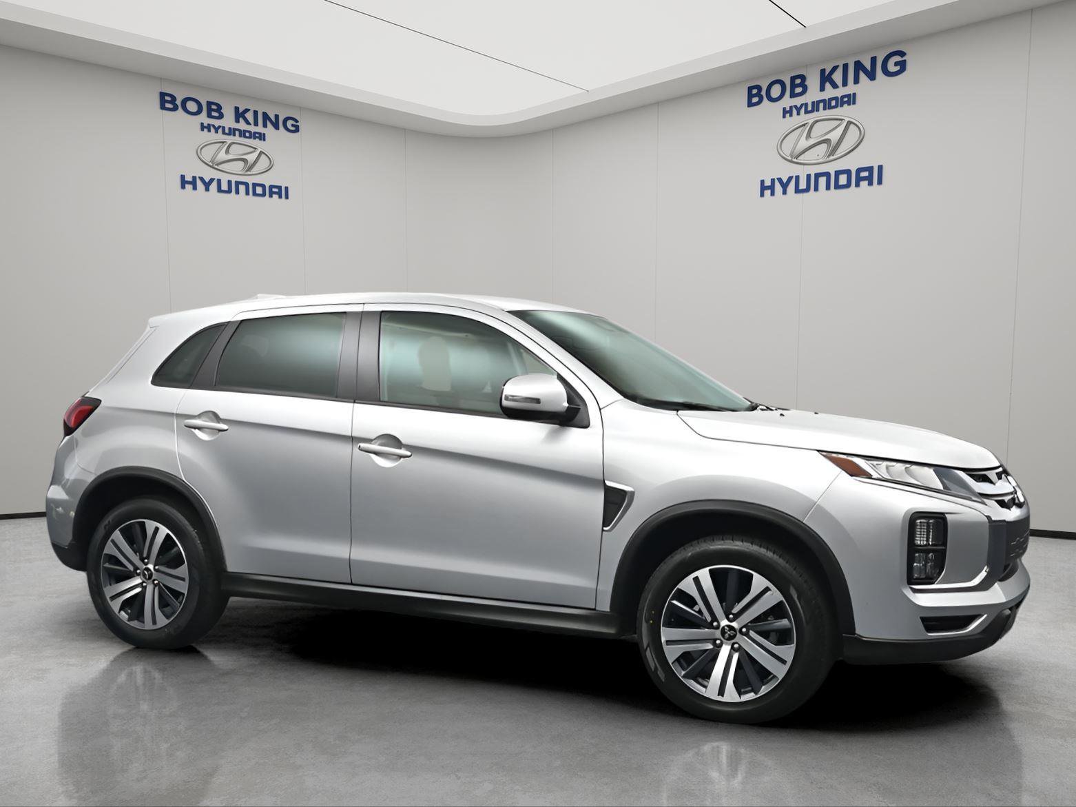 Used 2024 Mitsubishi Outlander Sport SE image 2