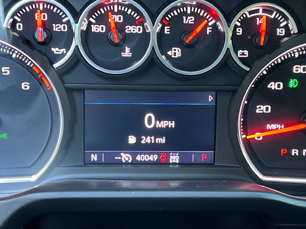 Used 2021 Chevrolet Silverado 1500 LT Trail Boss w/ Bed Protection Package AWD/4WD image 15