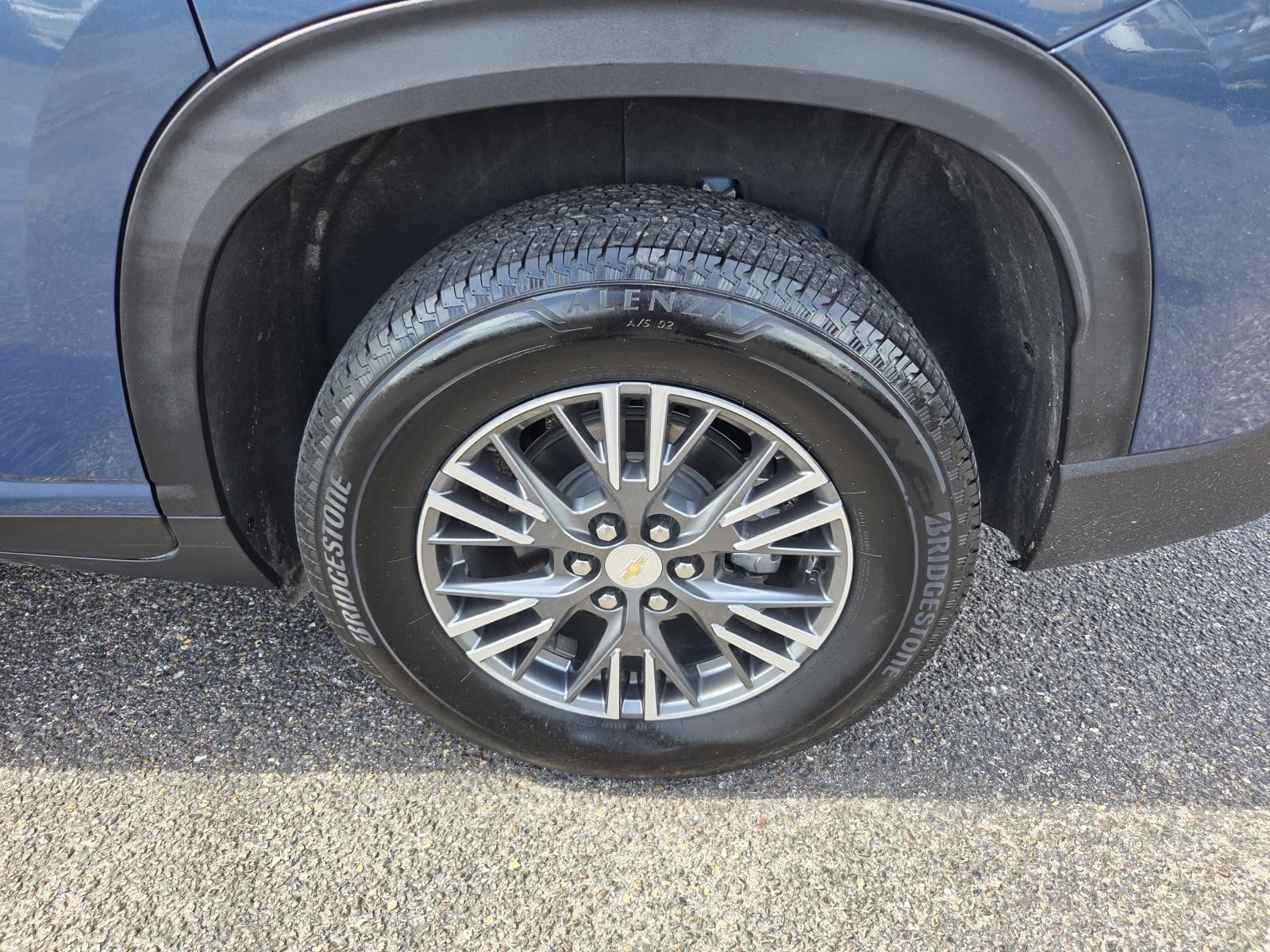 Used 2026 Chevrolet Traverse LT AWD/4WD image 25