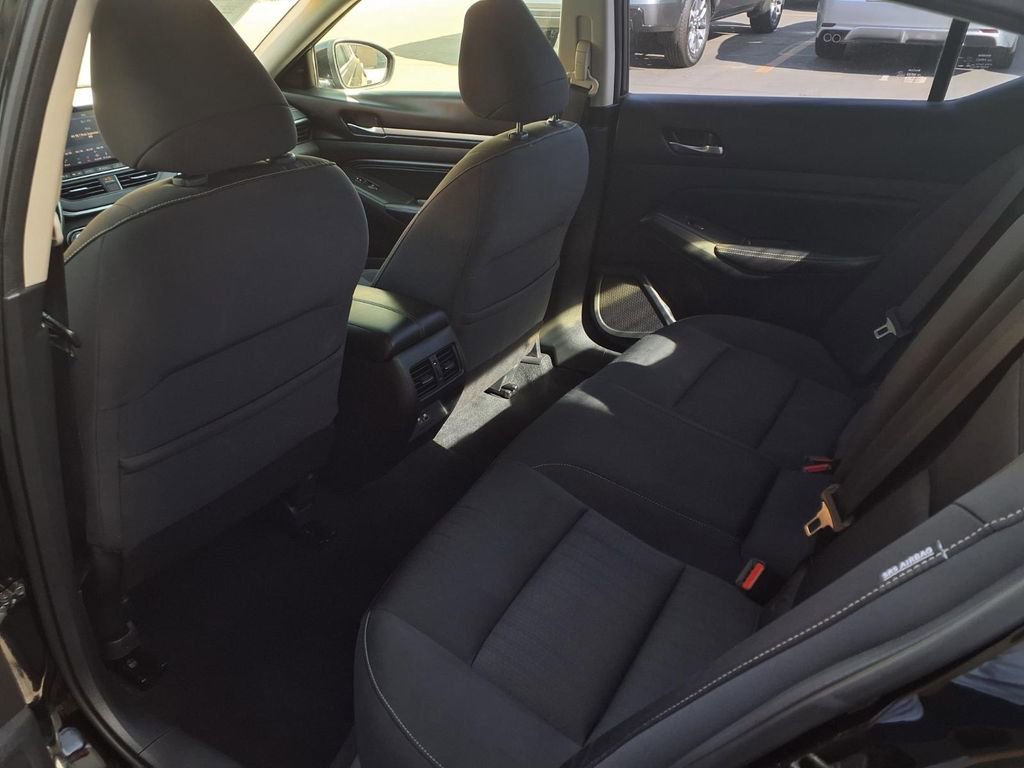 Used 2019 Nissan Altima 2.5 SV image 18