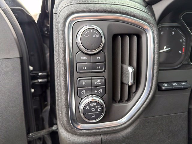Certified 2021 GMC Sierra 2500 Denali w/ Denali Black Diamond Edition AWD/4WD image 33
