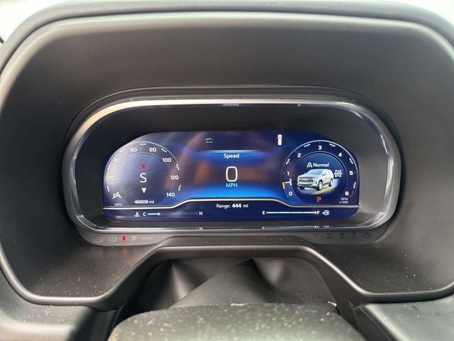 Used 2024 Chevrolet Suburban RST w/ Luxury Package AWD/4WD image 13