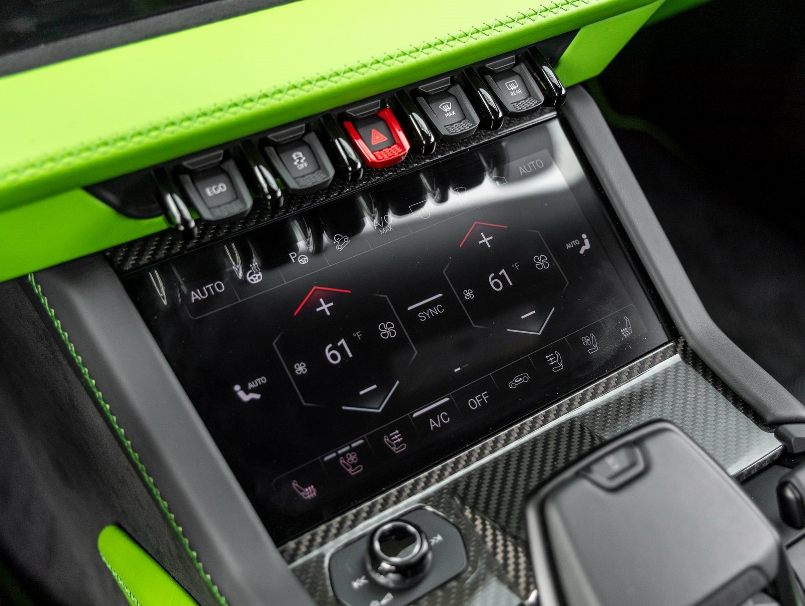 Used 2025 Lamborghini Urus SE image 34