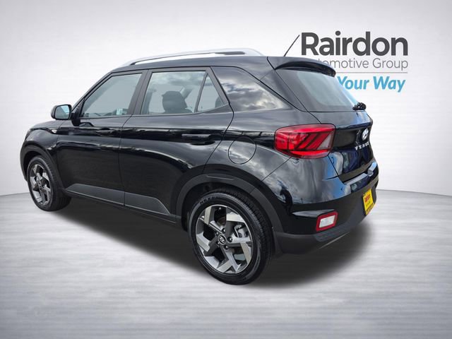 Used 2025 Hyundai Venue SEL image 5