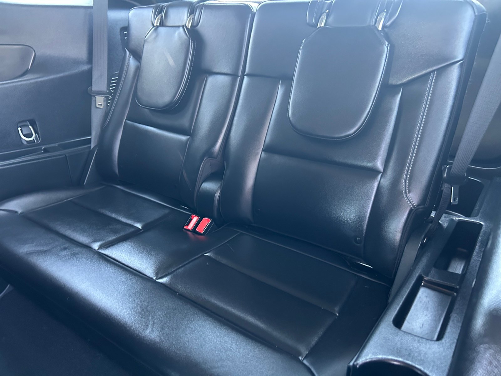 Used 2024 Ford Explorer XLT w/ Equipment Group 202A RWD image 18