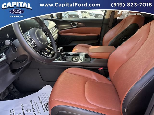Used 2025 Kia Carnival SX FWD image 19