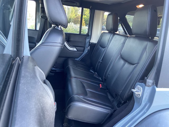 Used 2014 Jeep Wrangler Unlimited Rubicon w/ Connectivity Group AWD/4WD image 16