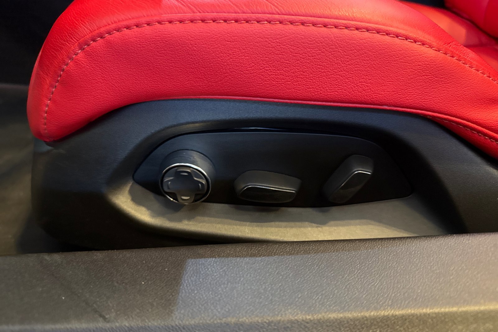 Used 2024 Chevrolet Corvette Stingray Preferred Conv w/ Z51 Performance Package image 13