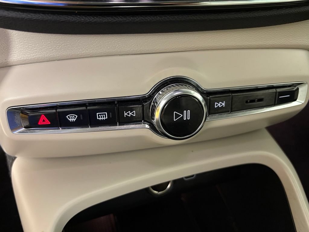 Used 2024 Volvo XC40 B5 Plus w/ Climate Package AWD/4WD image 74