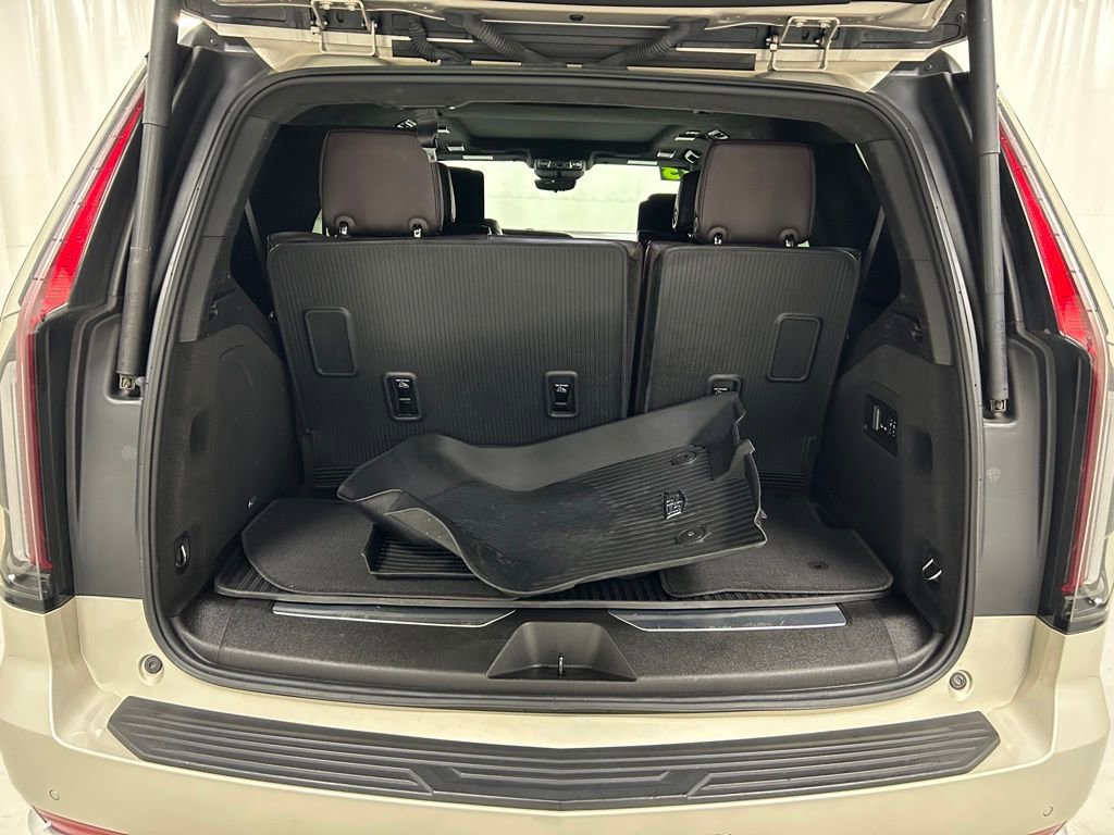 Used 2023 Cadillac Escalade Premium Luxury Platinum image 11