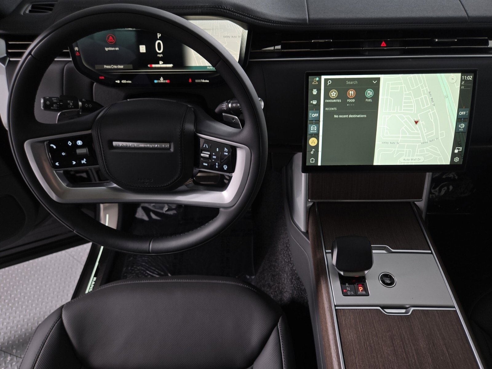 New 2025 Land Rover Range Rover Long Wheelbase SE image 12