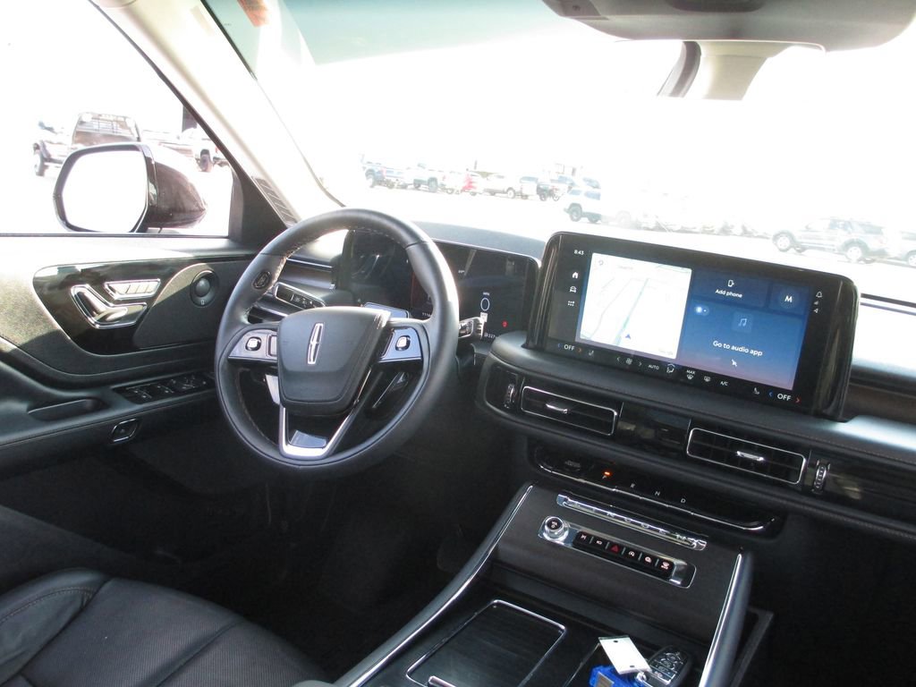 Used 2025 Lincoln Aviator Reserve w/ Jet Appearance Package image 27