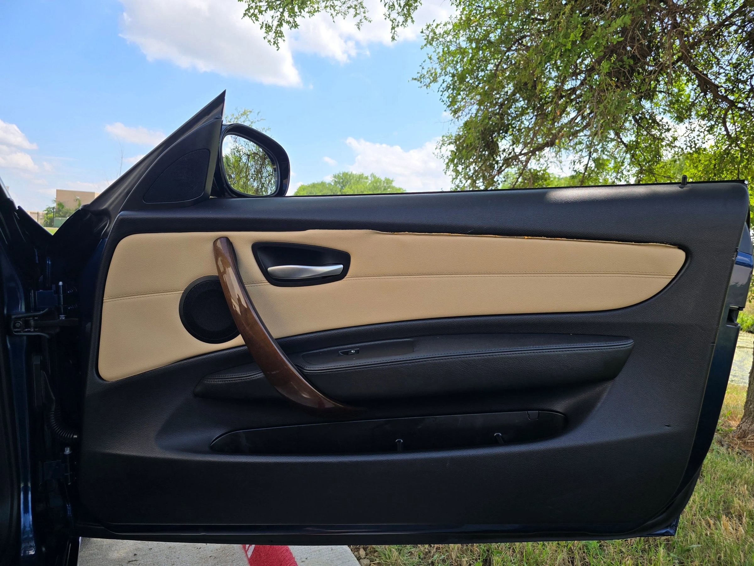 Used 2011 BMW 128i Convertible RWD image 19
