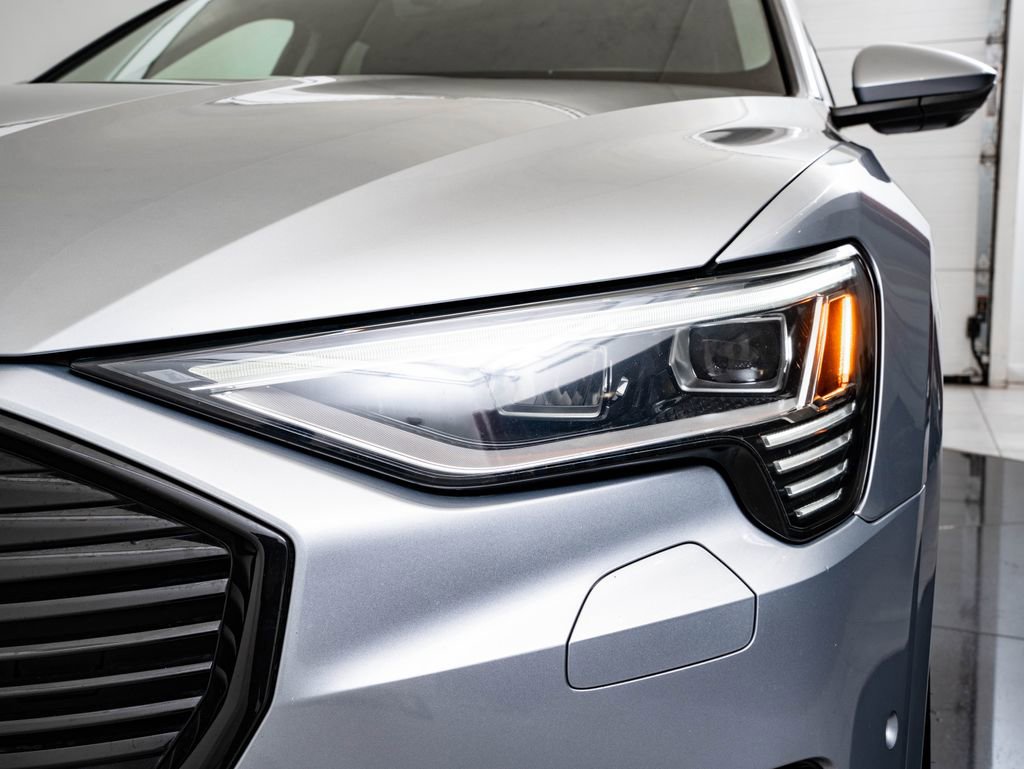 Used 2021 Audi e-tron Premium w/ Convenience Plus Package AWD/4WD image 15