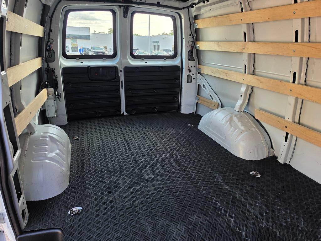 Certified 2025 Chevrolet Express 2500 w/ Driver Convenience Package RWD image 35