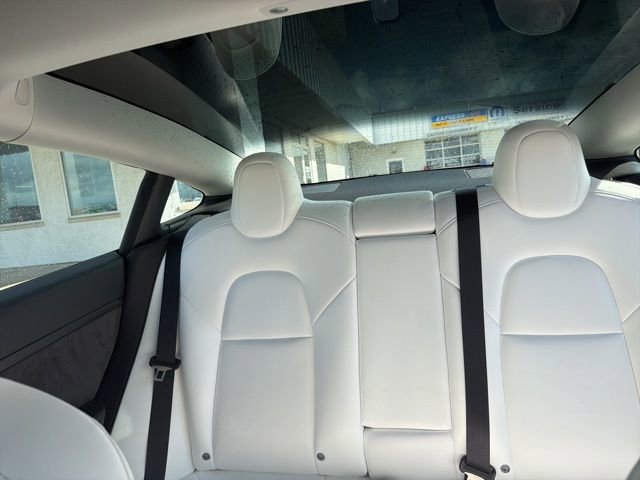 Used 2022 Tesla Model 3 Long Range image 11
