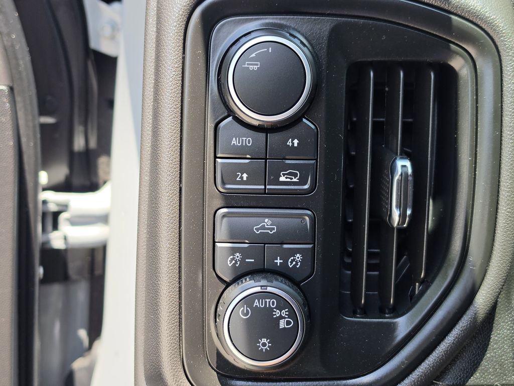 Used 2025 Chevrolet Silverado 1500 Custom AWD/4WD image 26